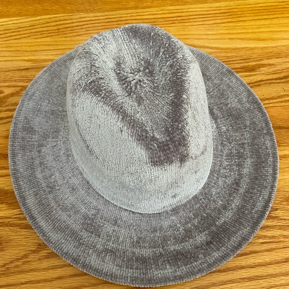 Forever 21 Accessories - Gray Chenille Boho Hat